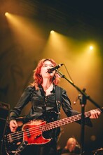 河西ゆりか（B / 羊文学）（撮影：藤井拓）