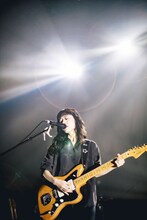 塩塚モエカ（Vo, G / 羊文学）（撮影：藤井拓）