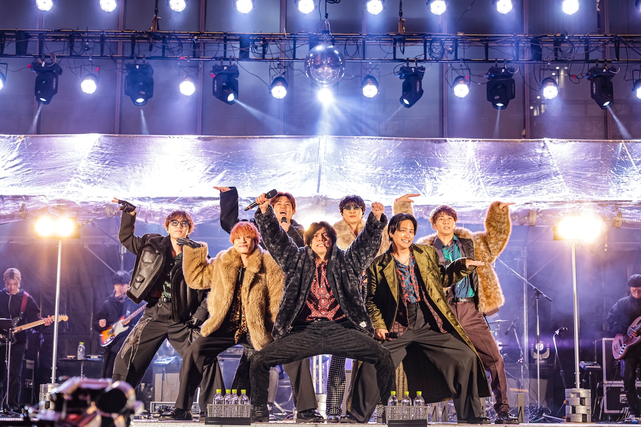 WEST.が歌舞伎町でサプライズフリーライブ、今年の気合いをアピール「2026年懸けとんじゃ！」