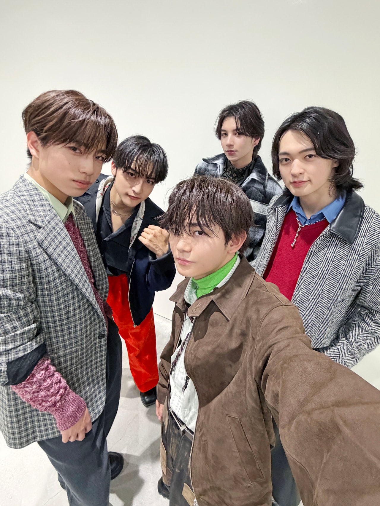 STARGLOWが音楽番組初トーク、「バズリズム」スタジオライブにホムカミ、Sakurashimeji、あおぎり高校