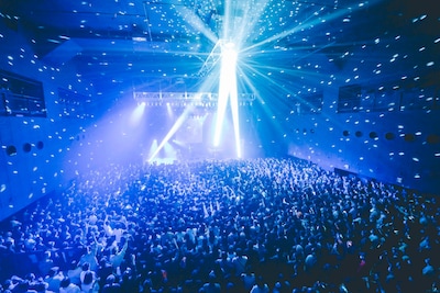 リーガルリリーのステージの様子。（撮影：藤井拓）