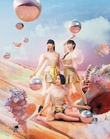「装苑」3月号より、Perfume。
