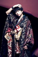 「装苑」3月号より、増田貴久（NEWS）。