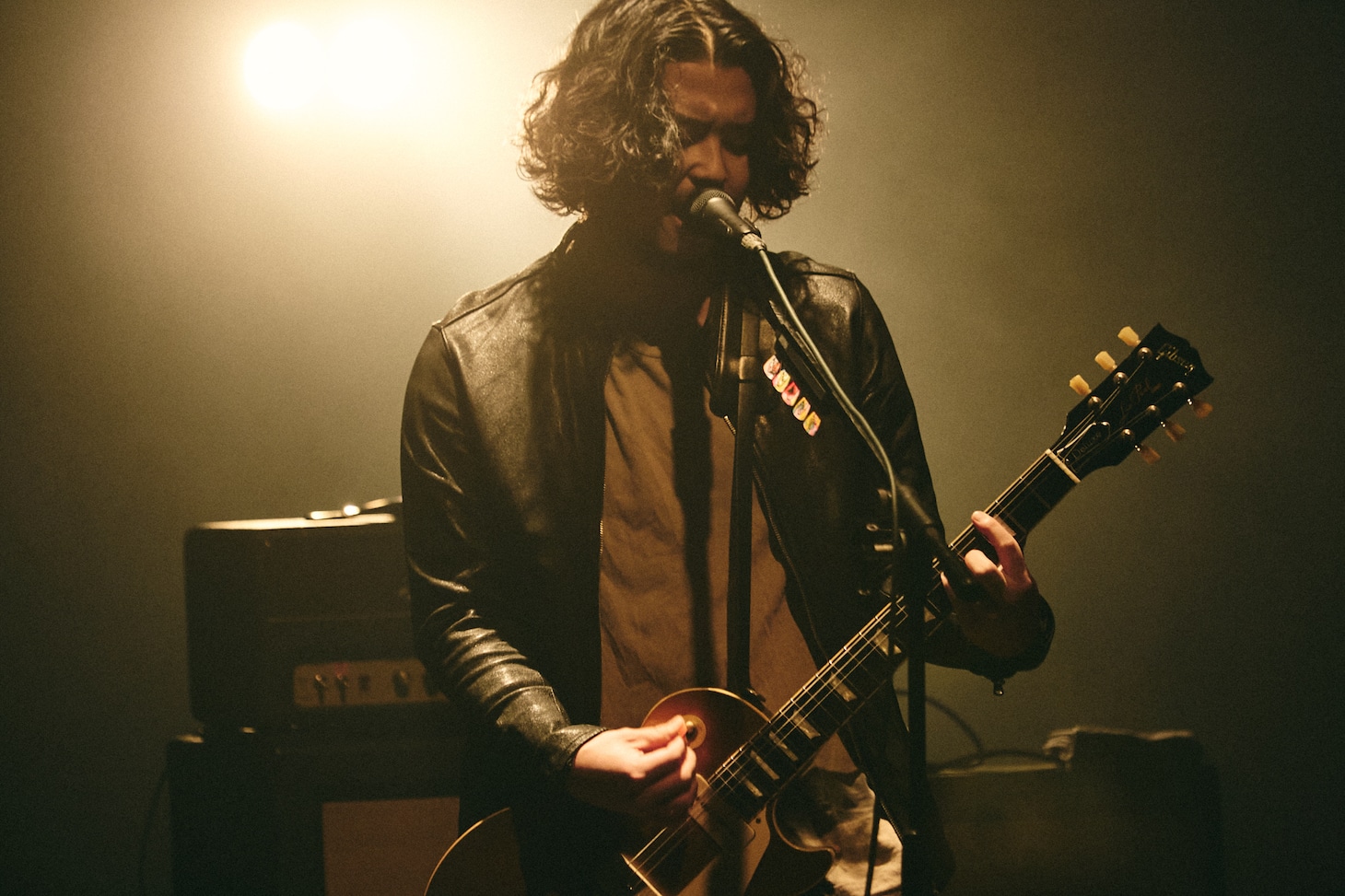 ヤマグチユウモリ（G, Vo / SIX LOUNGE）（撮影：新保勇樹）