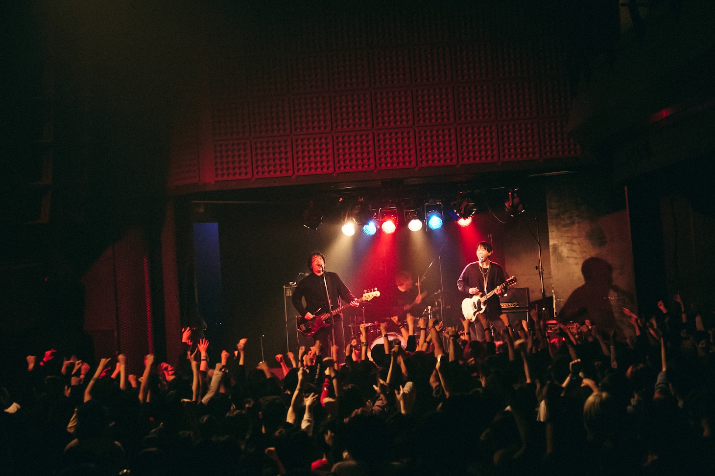 Large House Satisfaction（撮影：新保勇樹）