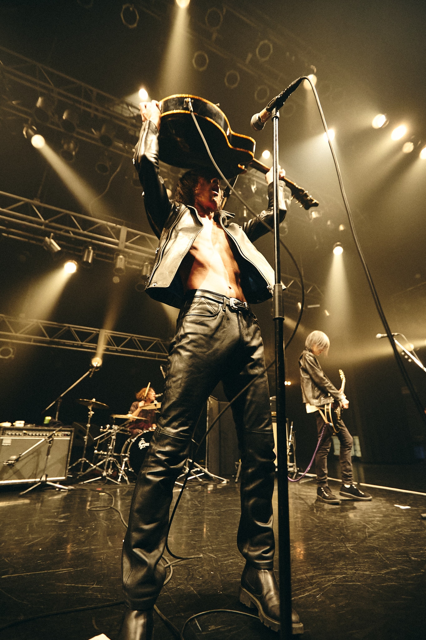 佐々木亮介（Vo, G / a flood of circle）（撮影：新保勇樹）