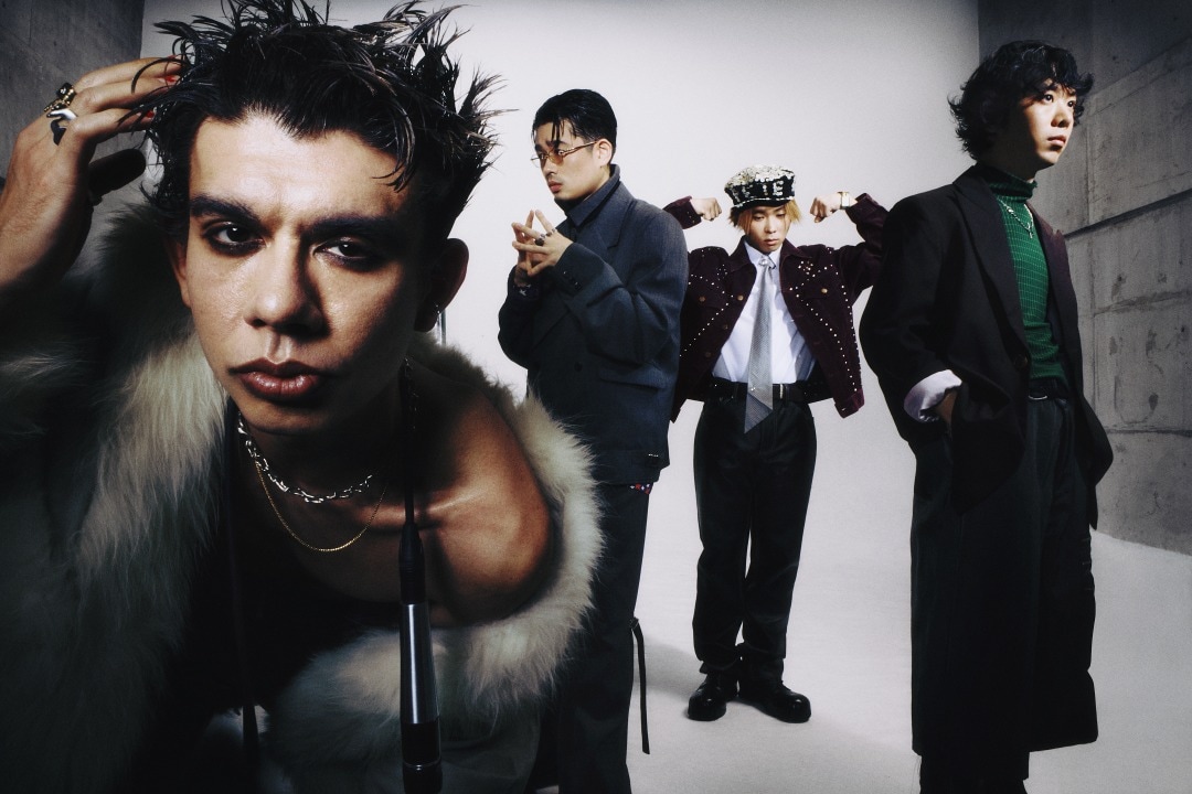 OKAMOTO'S。左から2番目がハマ・オカモト（B）。