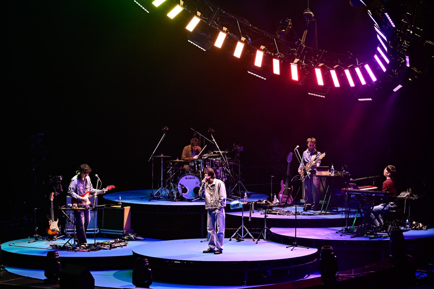 「菅田将暉 LIVE 2026」東京ガーデンシアター公演の様子。（撮影：上飯坂一）