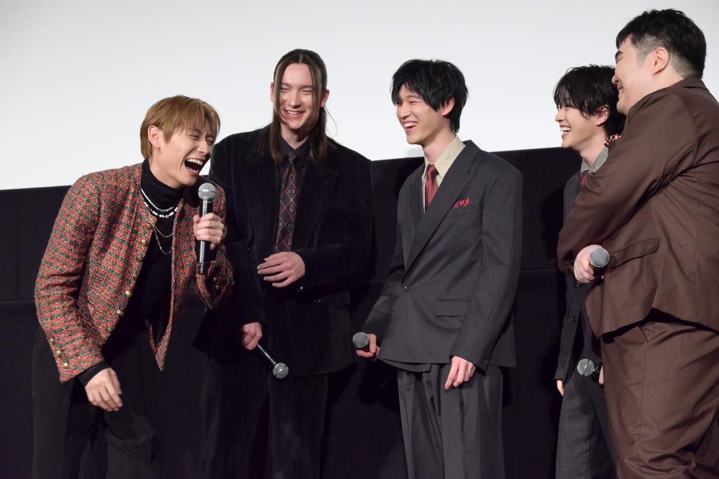 紅高チームの作戦会議の様子。