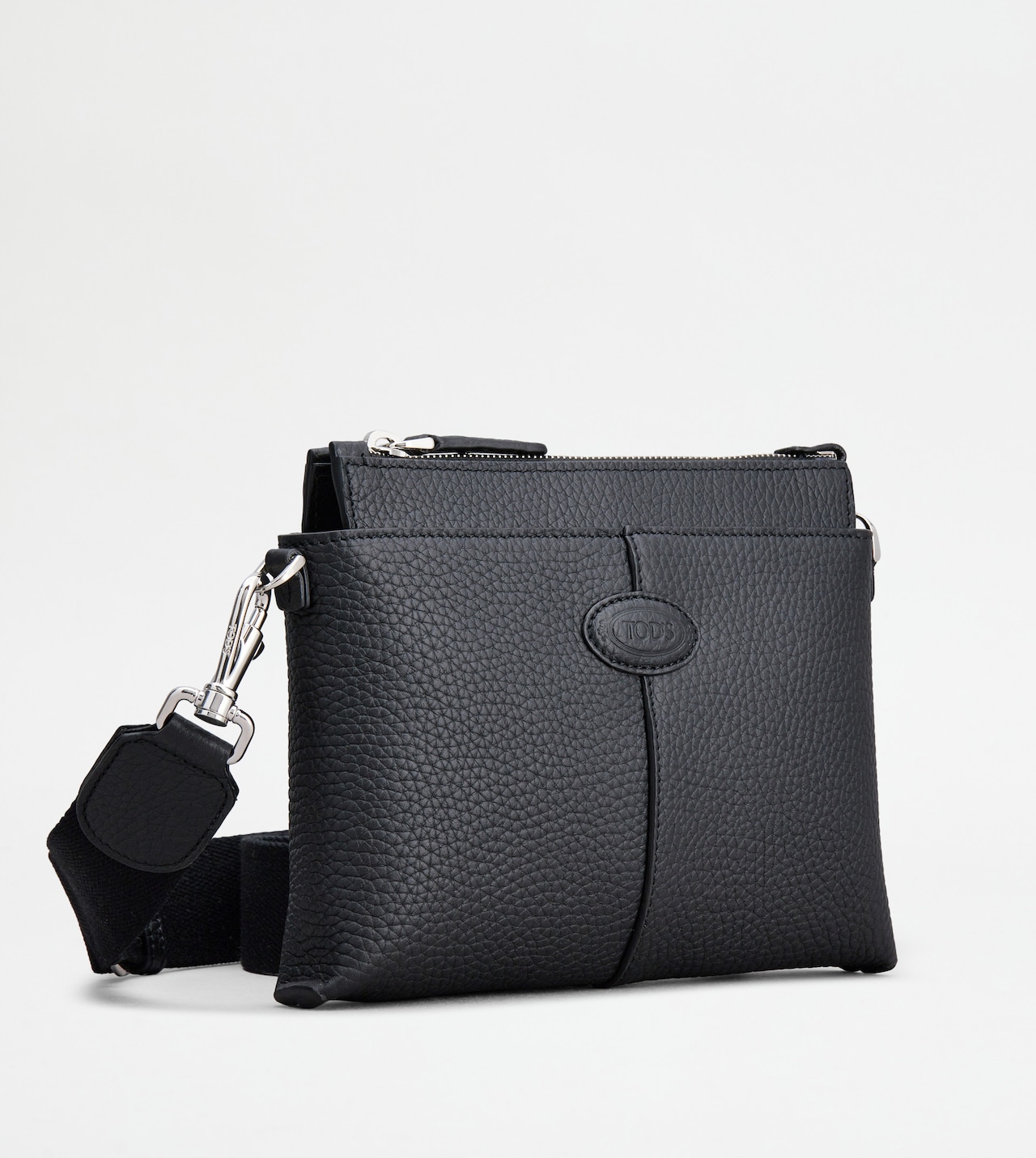 渡辺翔太（Snow Man）が愛用する「トッズ ディーアイ バッグ クロス