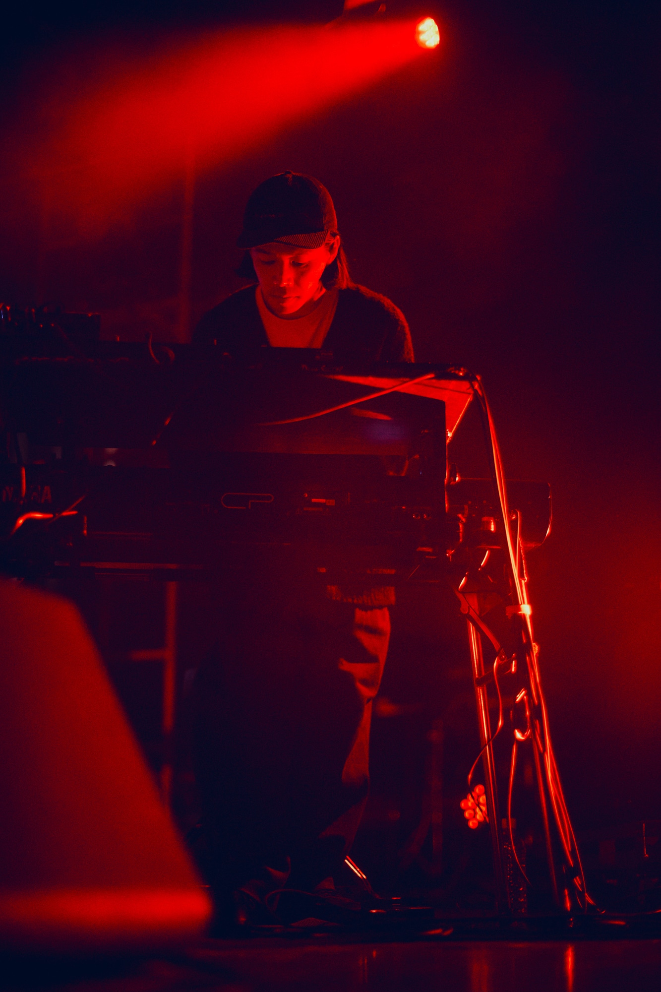 荒内佑（key, sampler, cho / cero）（撮影：山川哲矢）