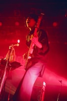 福島智朗（B / Omoinotake）（撮影：山川哲矢）