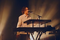 藤井怜央（Vo, Key / Omoinotake）（撮影：山川哲矢）