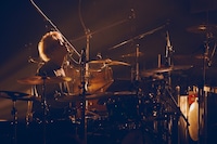 冨田洋之進（Dr / Omoinotake）（撮影：山川哲矢）