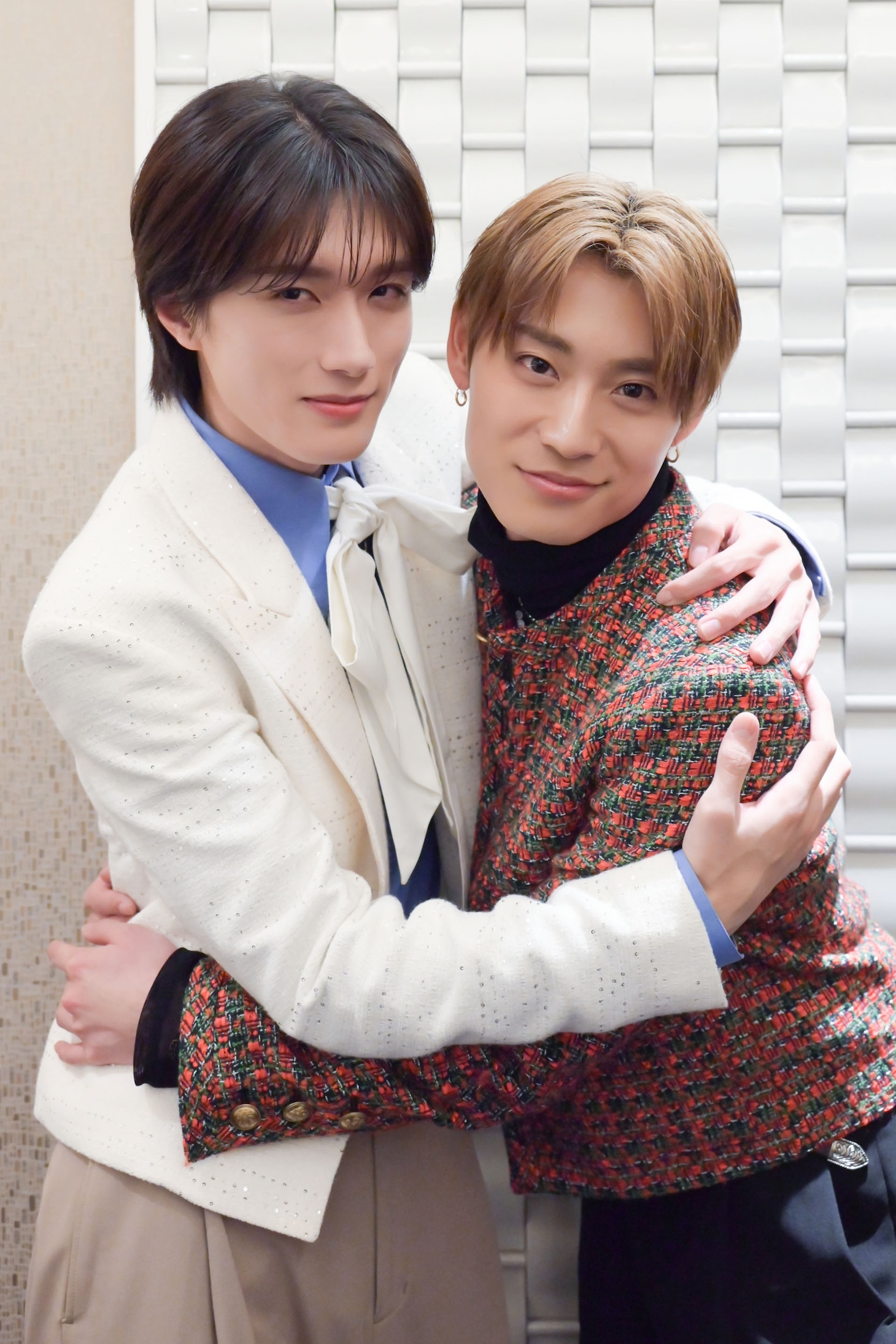 山中柔太朗（M!LK）と髙松アロハ（超特急）。