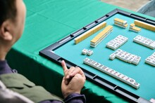 役を指折り数えるヒャダイン。