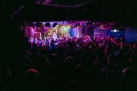 春ねむりのライブの様子。（撮影：汐留シユ）