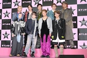「NYLON'S NEXT 2026 AWARDS」J-POPグループ部門を受賞した超特急。