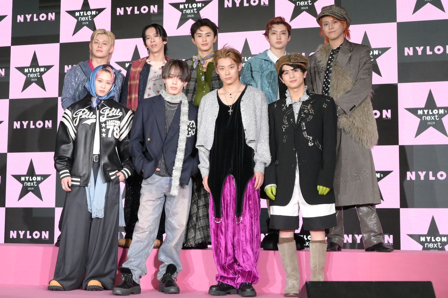 「NYLON'S NEXT 2026 AWARDS」J-POPグループ部門を受賞した超特急。