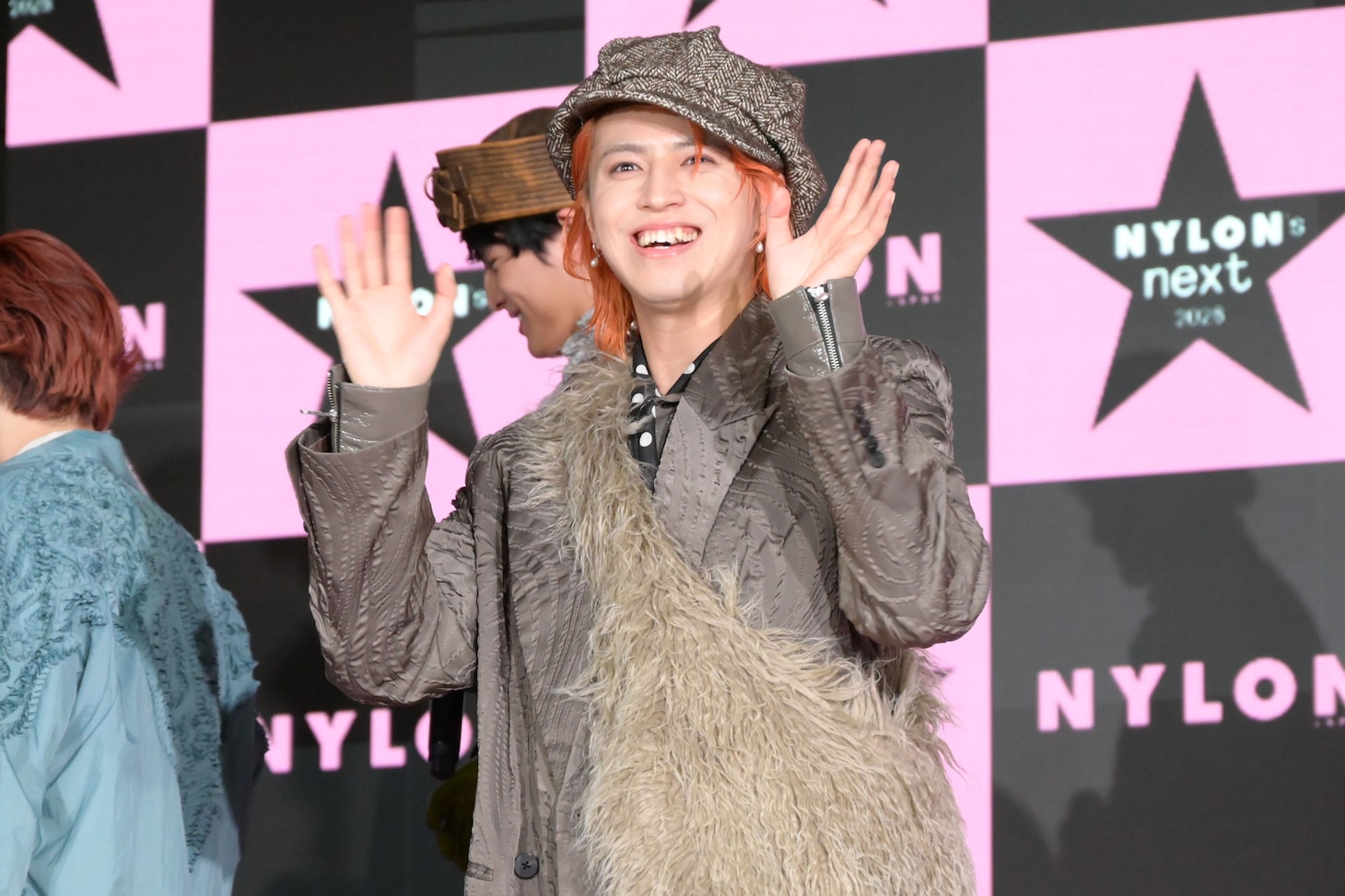 さわやかに登壇者の退場を締めくくるタカシ（超特急）。