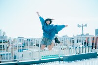 ジャンプする咲良早桜。