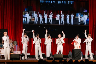 INI「WISH U MINE！～新年に贈るINIからのPresent～」の様子。©2026 LAPONE ENTERTAINMENT All Rights Reserved.