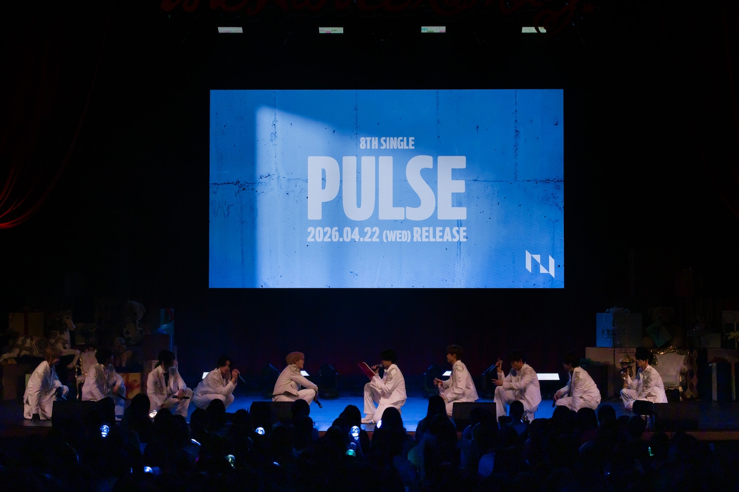 INI「WISH U MINE！～新年に贈るINIからのPresent～」の様子。©2026 LAPONE ENTERTAINMENT All Rights Reserved.