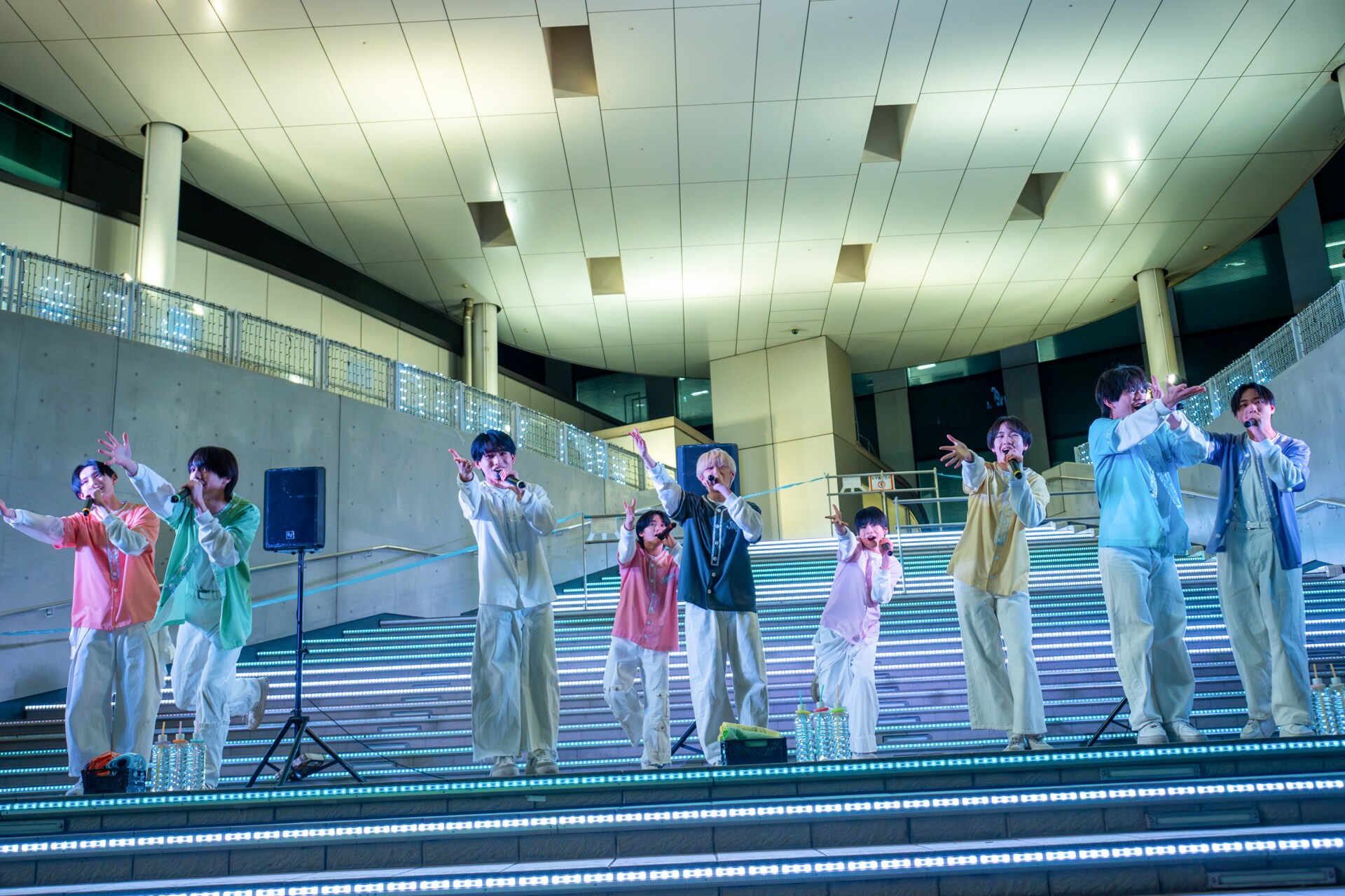 つばさ男子の9人組グループSHYがCDデビュー！夜のお台場にフレッシュな