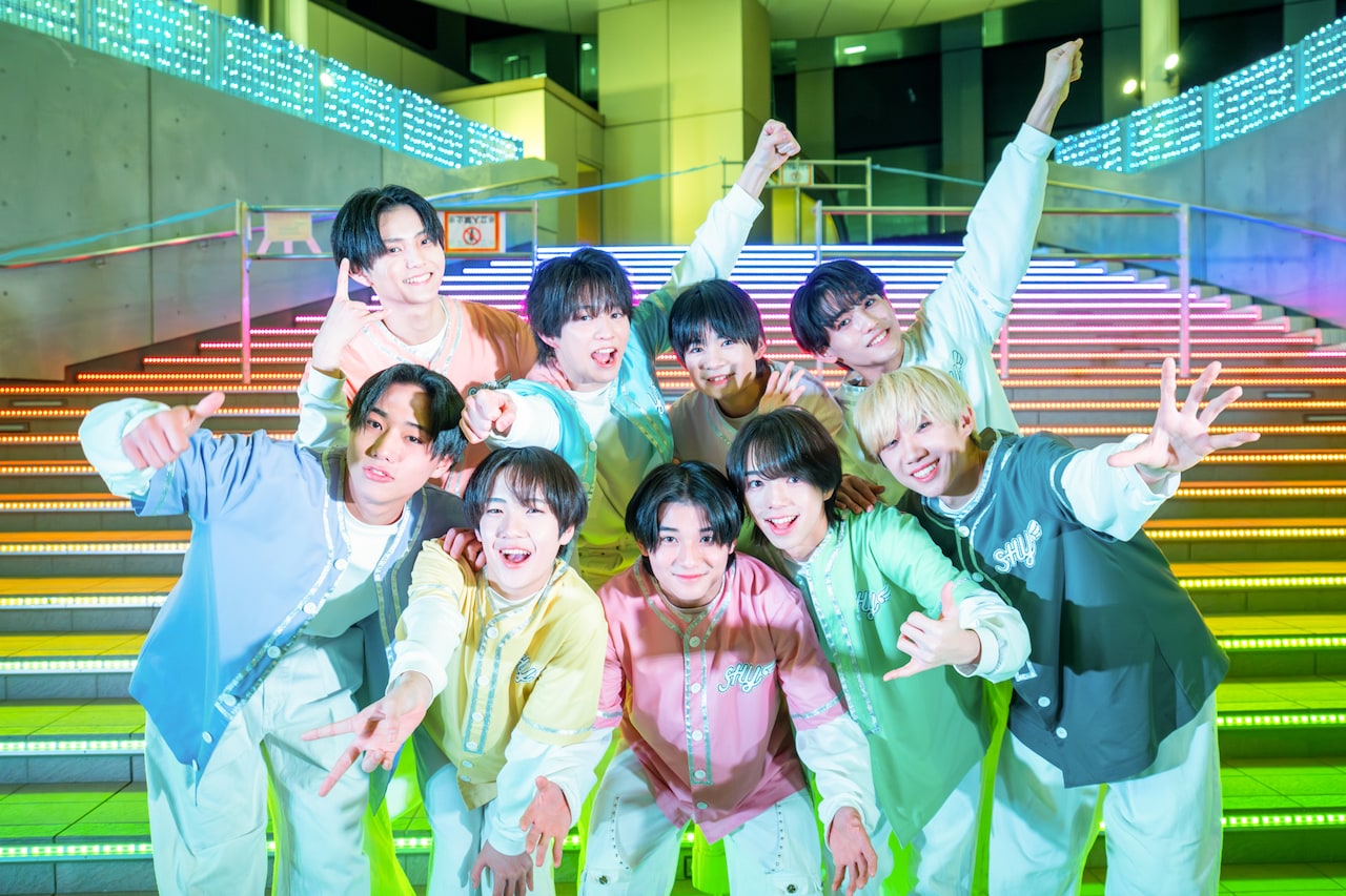 つばさ男子の9人組グループSHYがCDデビュー！夜のお台場にフレッシュな歌声を響かせる