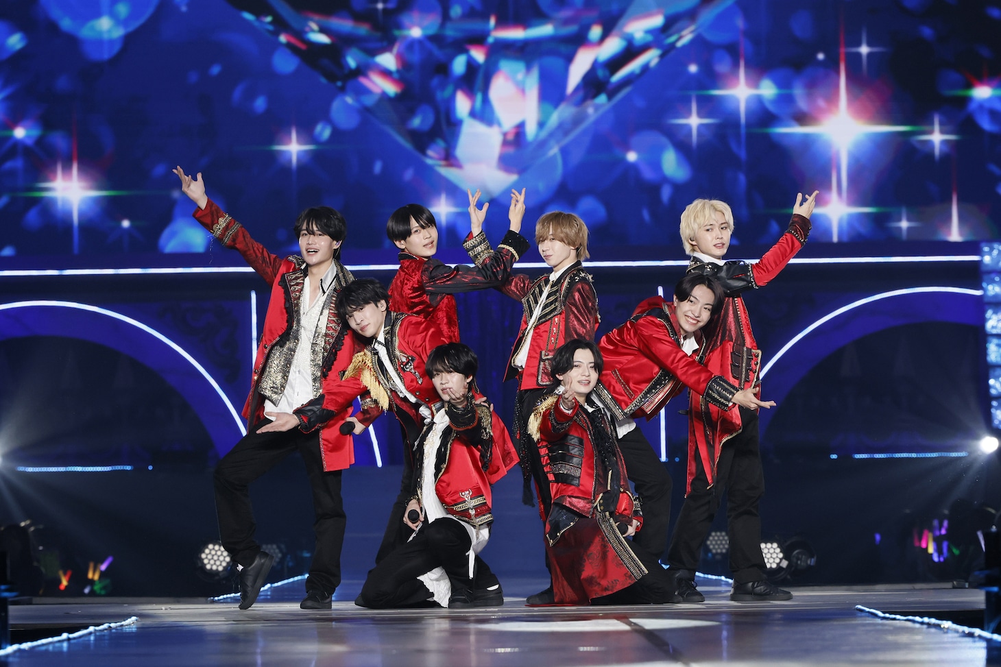 関西ジュニアとして活動する、嶋崎斗亜、西村拓哉、大西風雅、岡﨑彪太郎、渡邉大我、AmBitiousの永岡蓮王、山中一輝、井上一太。