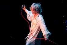 HYDEバースデーライブでYOSHIKI＆DAIGOの祝福受ける「生きててよかったな」