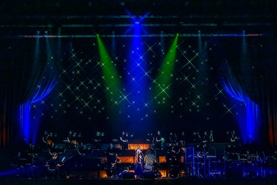 星空のような演出も光った「HYDE Orchestra Tour 2026 JEKYLL」東京ガーデンシアター公演の様子。（撮影：田中聖太郎）