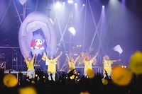 「LAWSON presents 夏川椎菜 4th Live Tour 2025-2026 "CRACK and FLAP”」東京・立川ステージガーデン公演の様子。