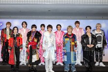 「スタフェス」会見に登壇したジュニア。左上から時計回りに永岡蓮王（AmBitious）、阿達慶、宮岡大愛、山岸想、千井野空翔、元木湧、黒田光輝、矢花黎（B&ZAI）、浮所飛貴（ACEes）、井上瑞稀（KEY TO LIT）、西村拓哉。