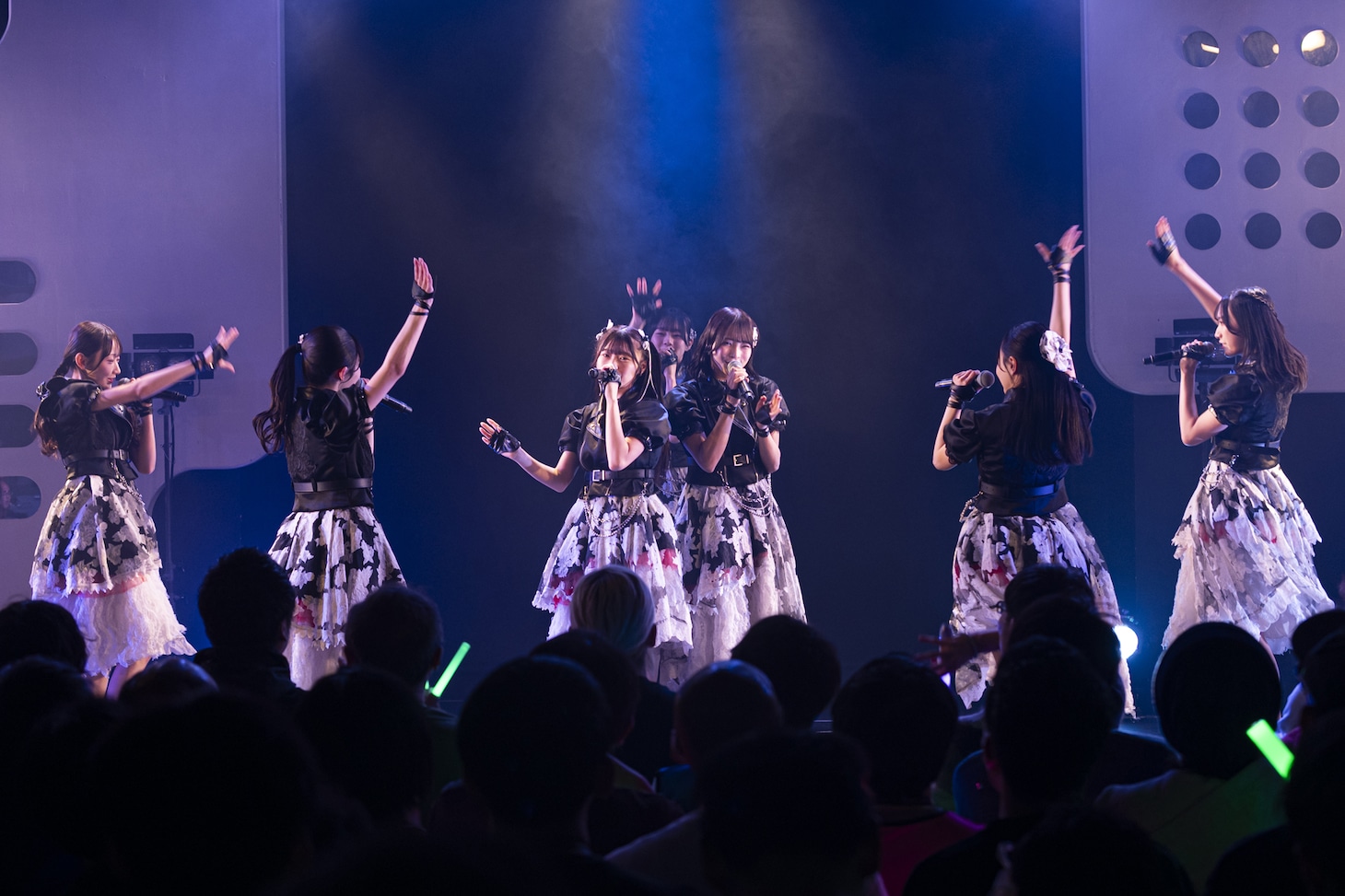 AsIs（Photo by MAYUMI）