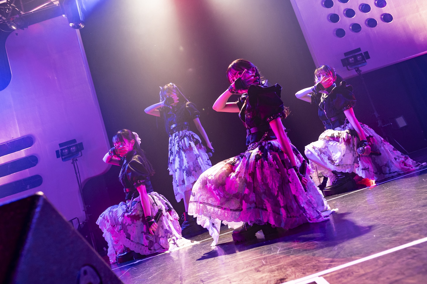 AsIs（Photo by MAYUMI）