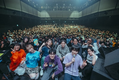 終演後の記念撮影。（Photo by Kosuke Ito）