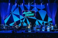 「ohashiTrio & THE PRETAPORTERS 2025 ～new year party～」の様子。