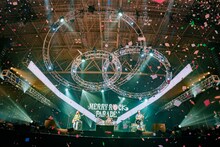 SHISHAMO出演の「MERRY ROCK PARADE 2025」より。