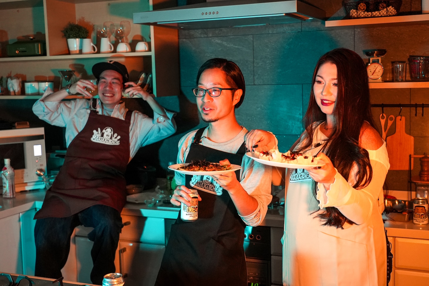 左から原島“ど真ん中”宙芳、PUNPEE、MARIA。