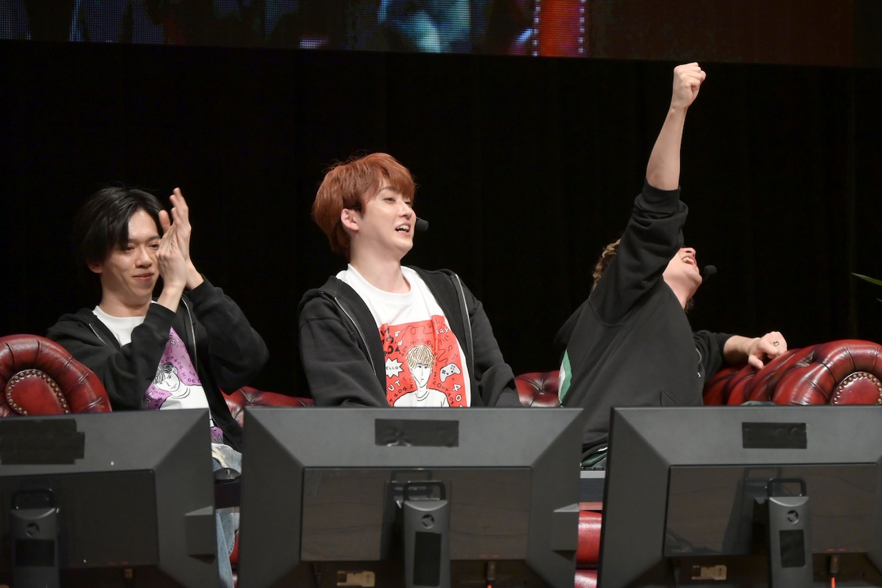 初の賞品ゲットを喜ぶ橘柊生（右 / DISH//） [画像ギャラリー 37/39