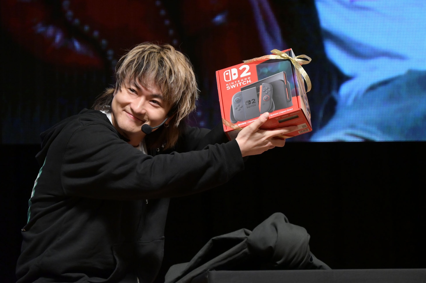 豪華賞品をゲットした橘柊生（DISH//）。