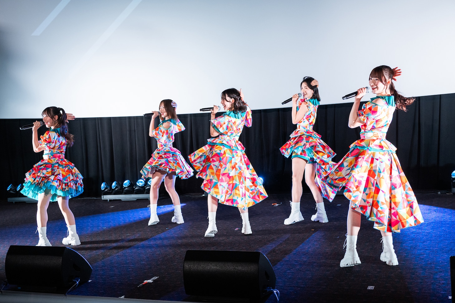 パフォーマンスを披露するハッピー☆ファンファーレ。