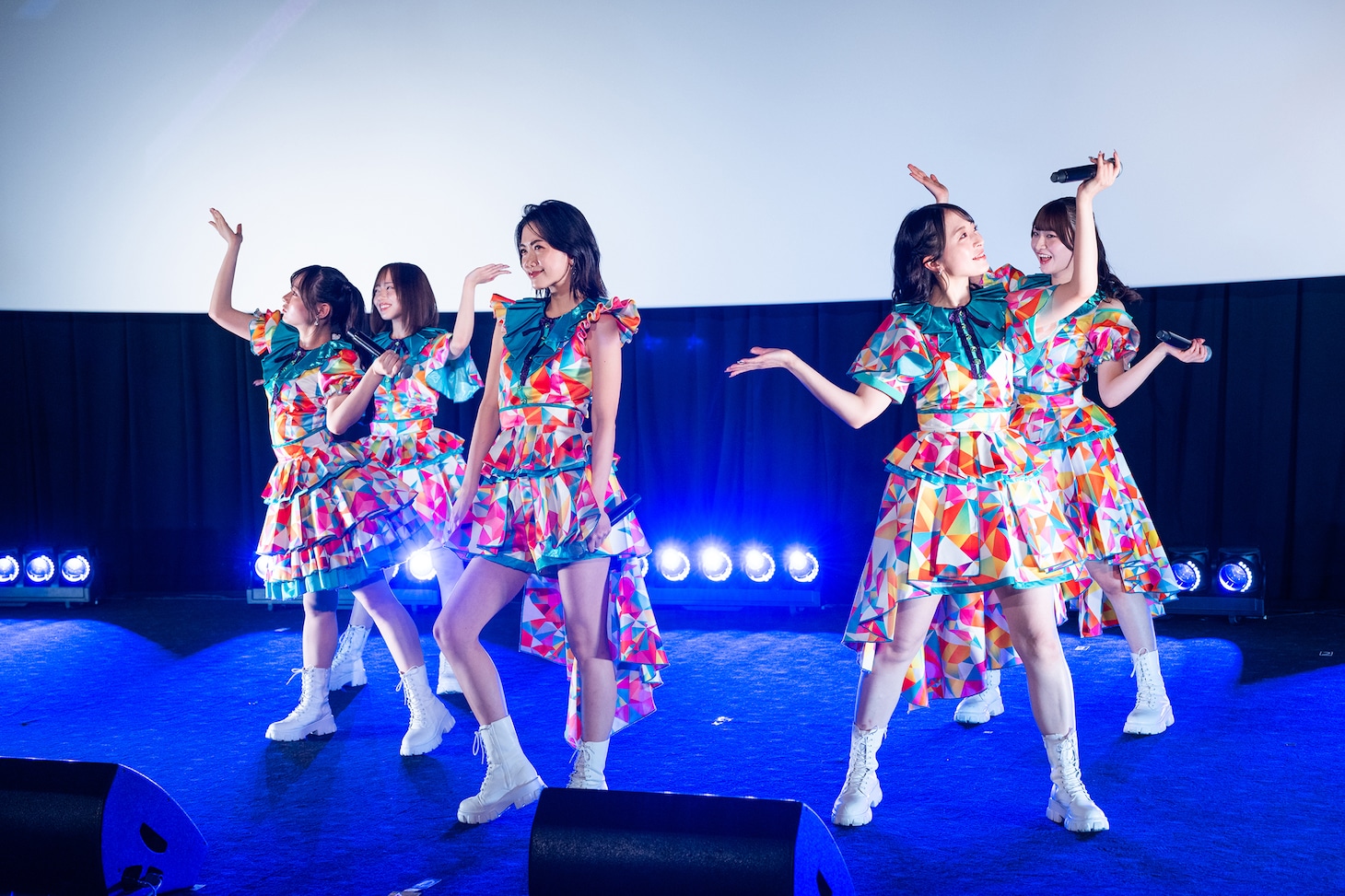 パフォーマンスを披露するハッピー☆ファンファーレ。