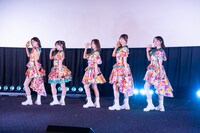 映画「恋愛裁判」ライブ付き舞台挨拶の様子