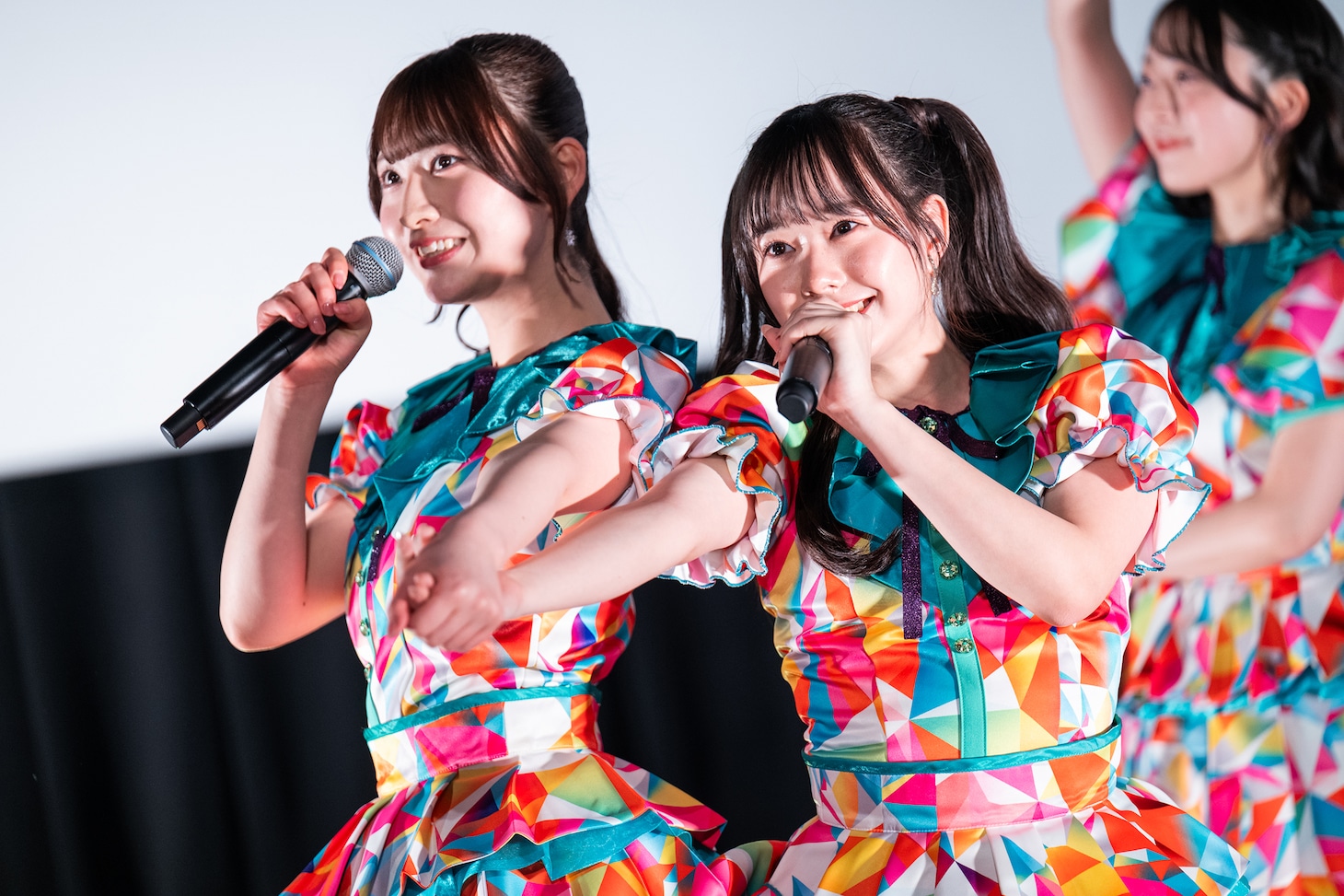 辻元姫奈（桜ひなの）と清水菜々香（仲村悠菜）。