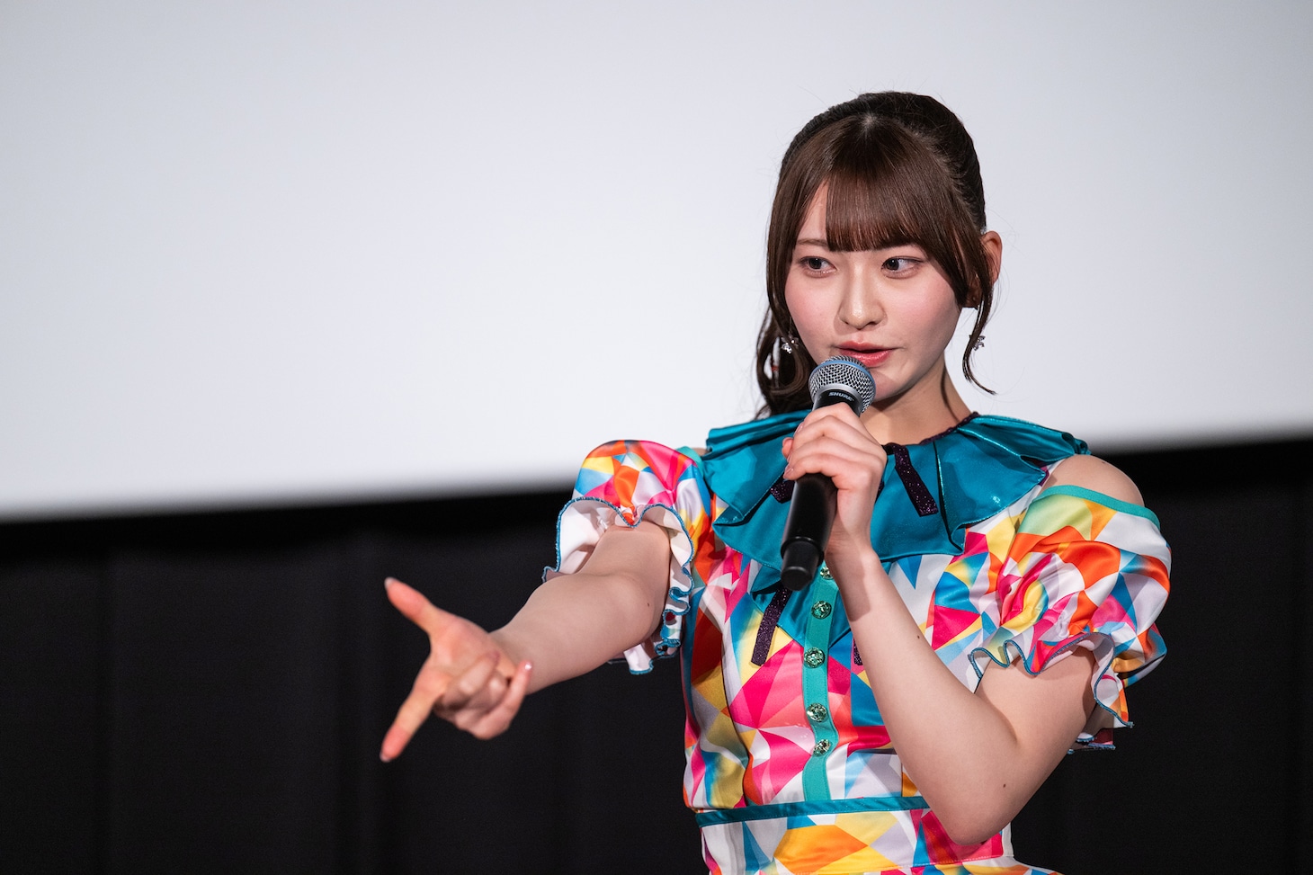 「秒殺だよ」を乱射する辻元姫奈（桜ひなの）。