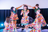 パフォーマンスを披露するハッピー☆ファンファーレ。