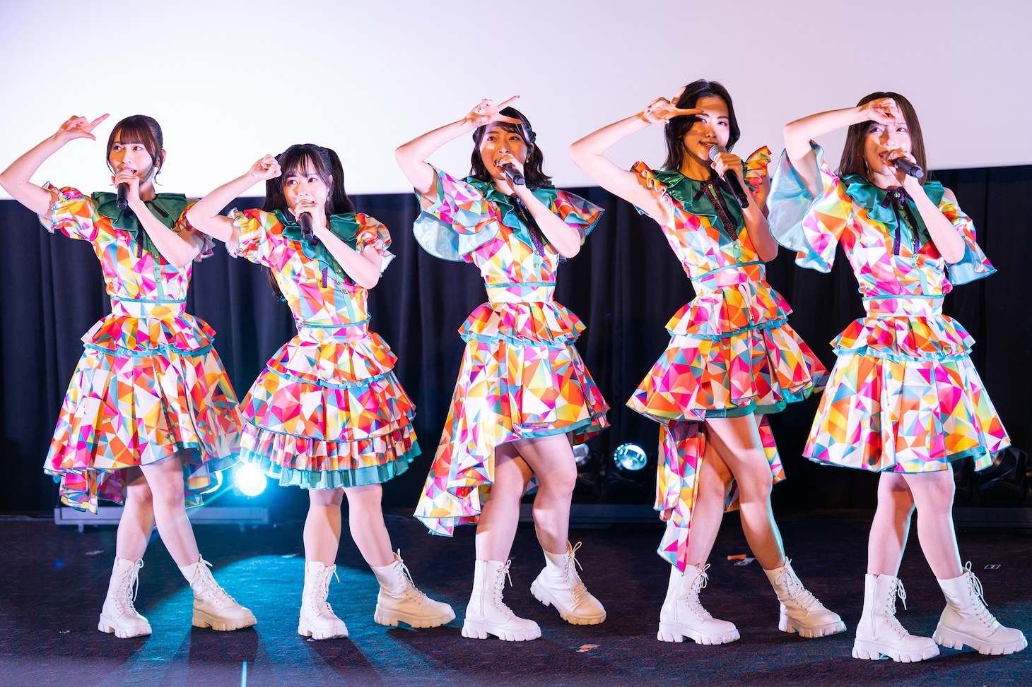 パフォーマンスを披露するハッピー☆ファンファーレ。