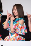 アイドル山岡真衣としてひさびさのライブパフォーマンスを披露した齊藤京子。